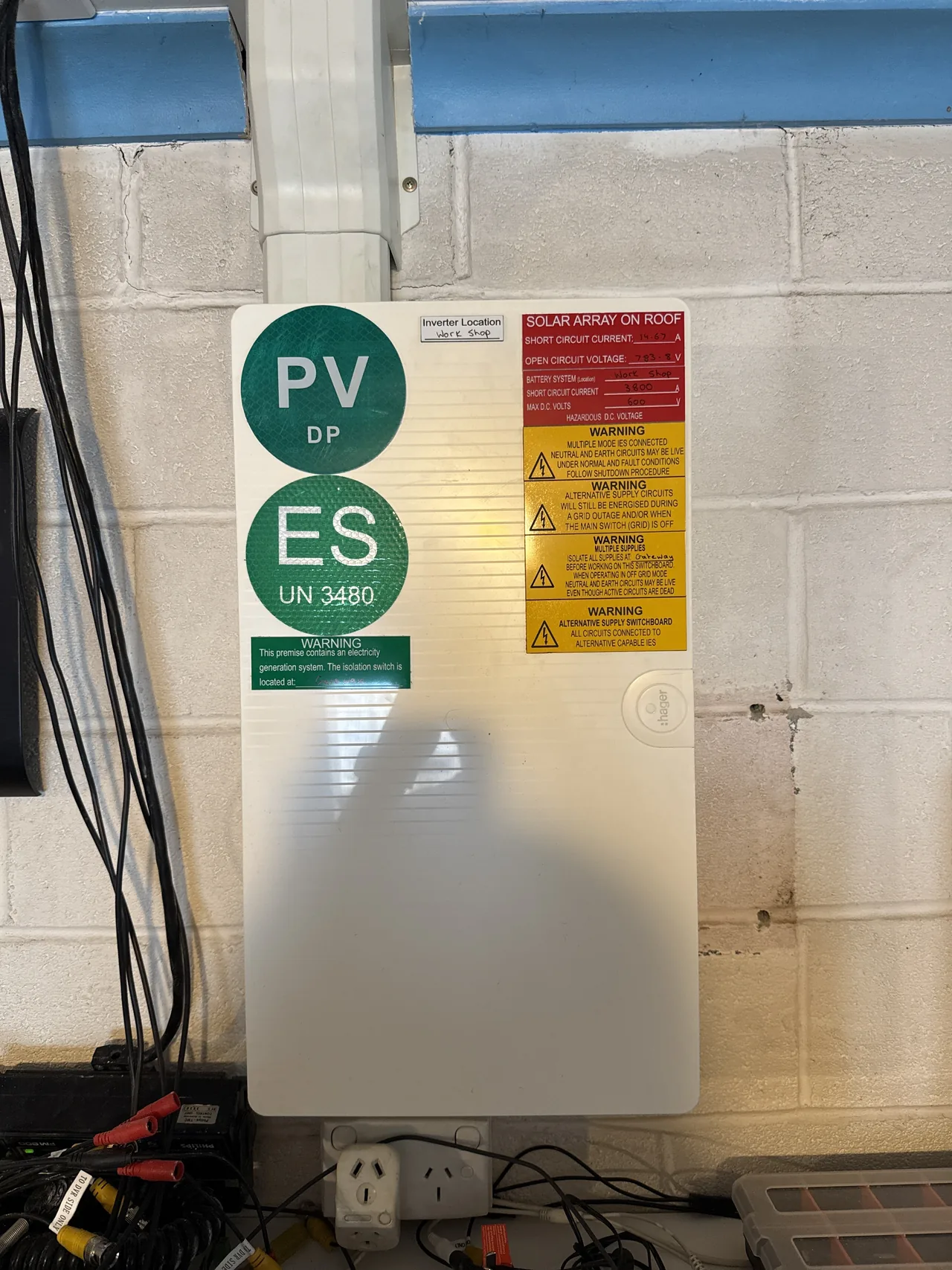 PV and energy storage labelling beside the inverter cover